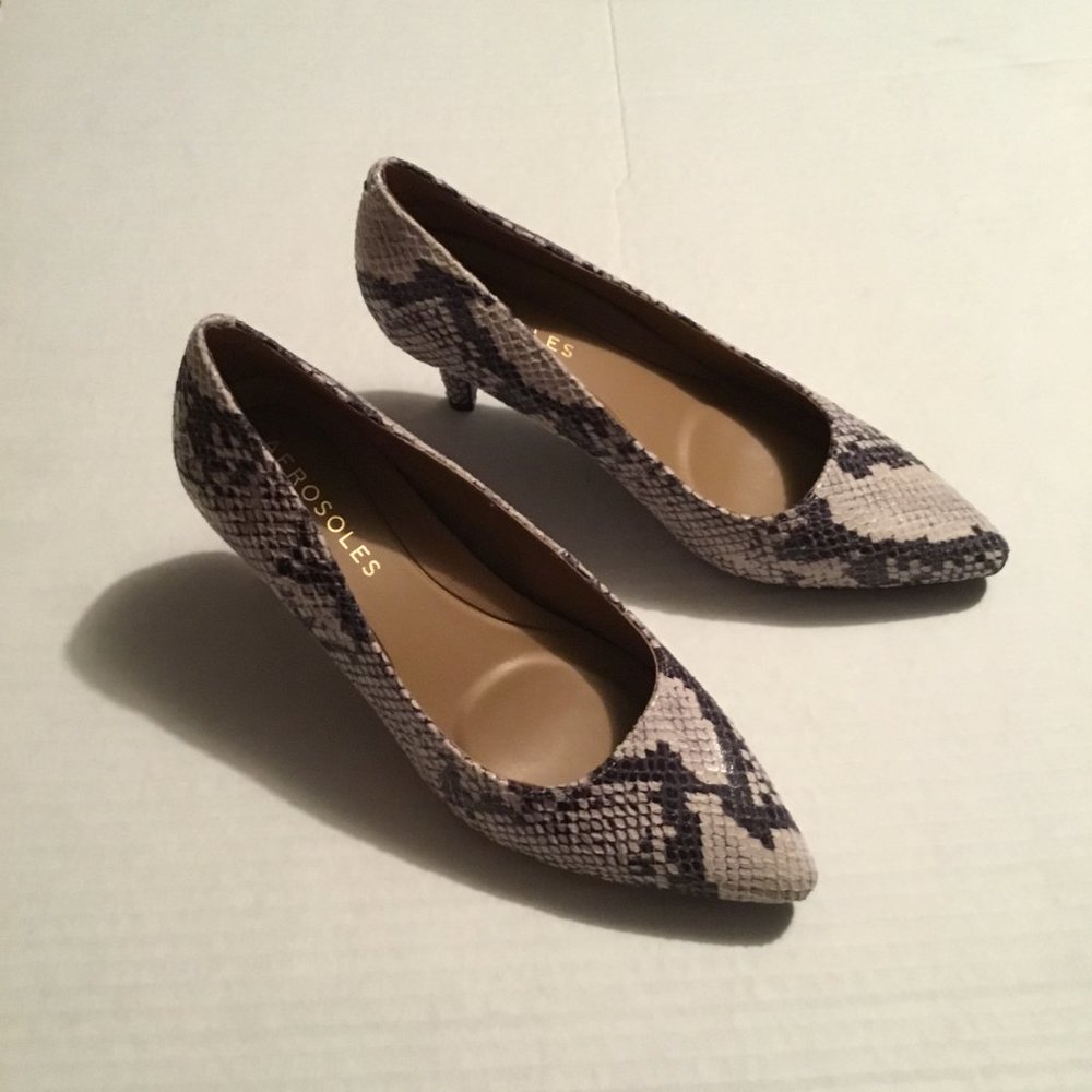 AEROSOLES lady's Rochester heels size 8 Wide in box - Picture 6 of 16